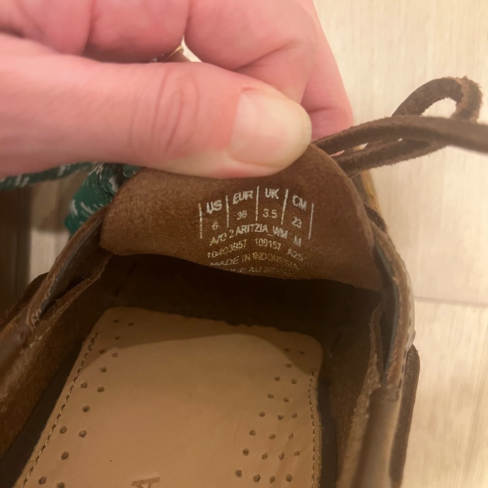 Aritzia Sperry Boat Shoes - Size 6 - Picture 4 of 4